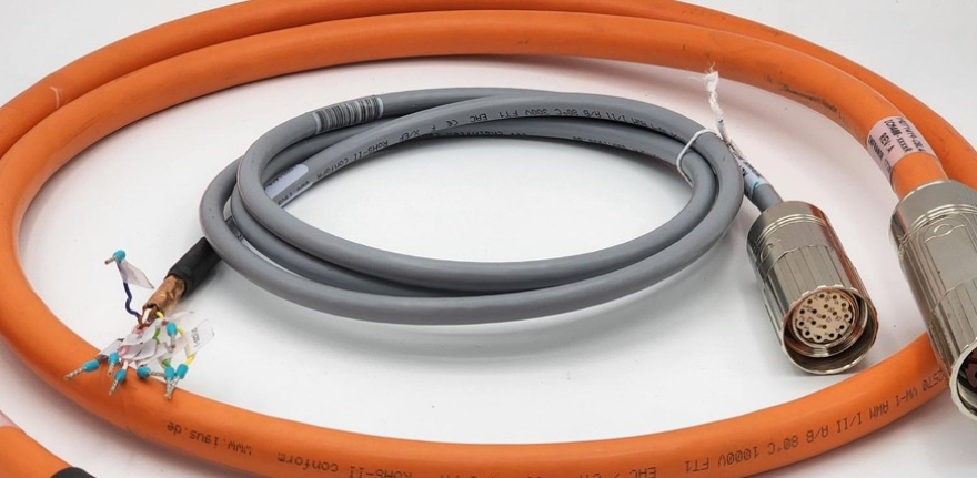 servo_cables_main_8C22611B-E893-9A1F-99F073678F81345C